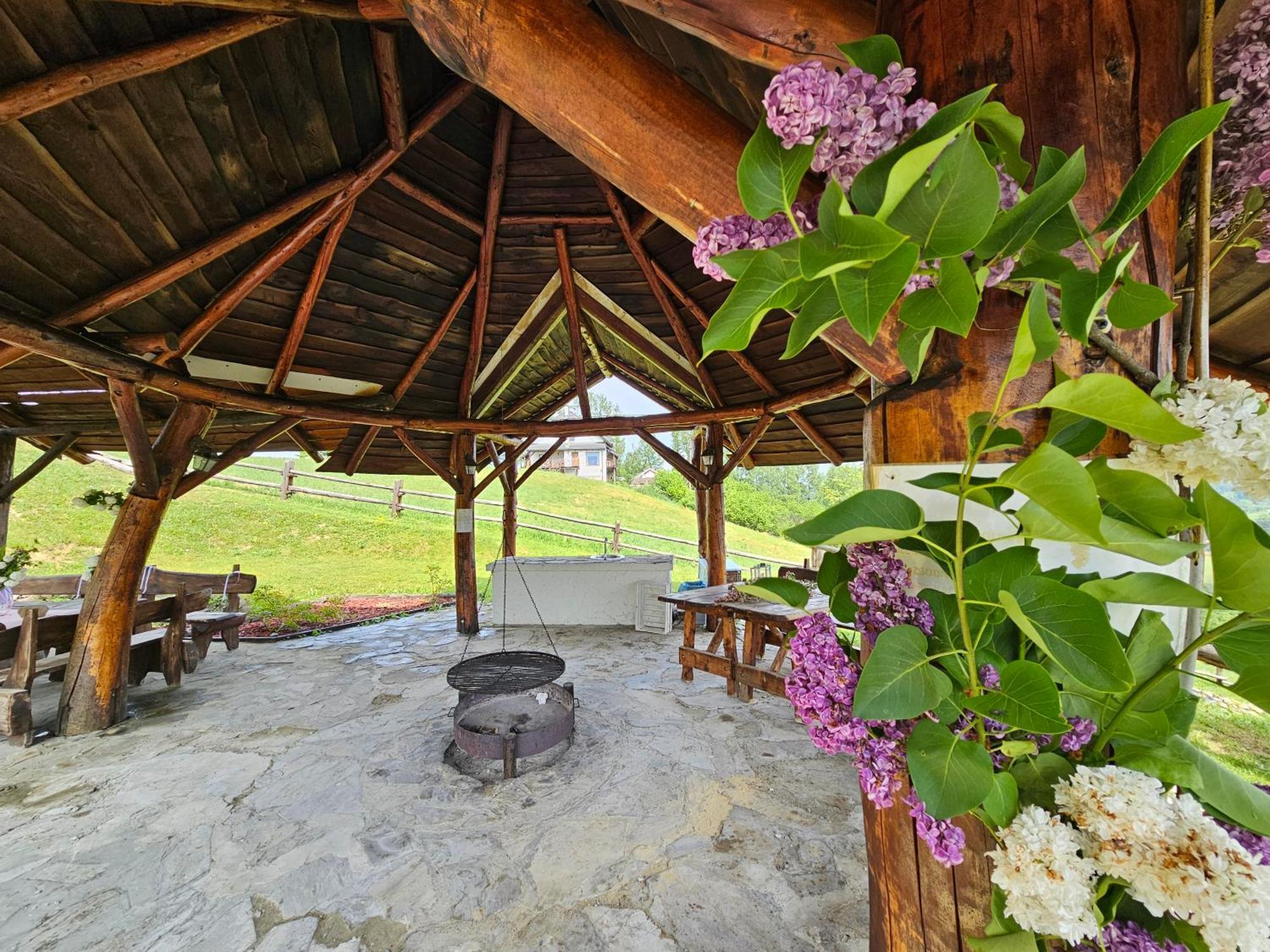 Chata W Bieszczadzie Apartamenty I Domki Z Sauna Bieszczady Polanczyk Luaran gambar
